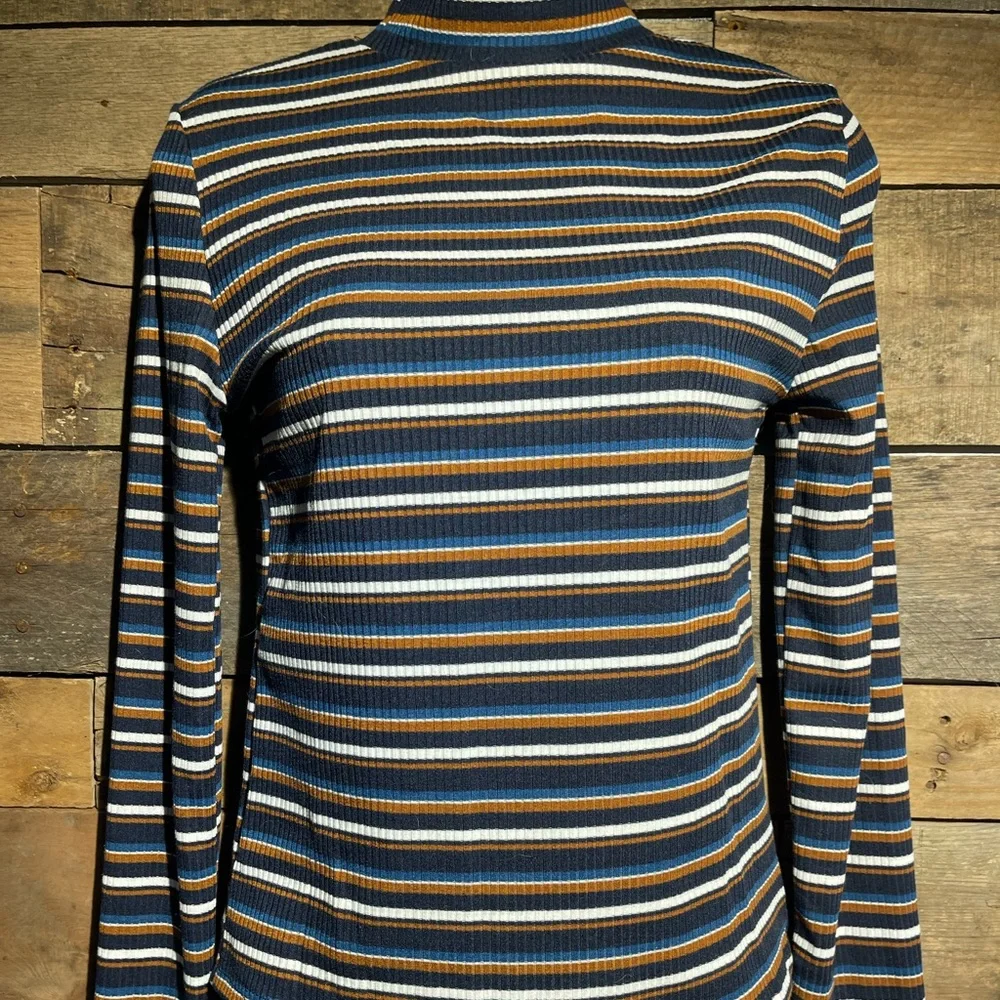 Striped Top - Picture 6 of 8